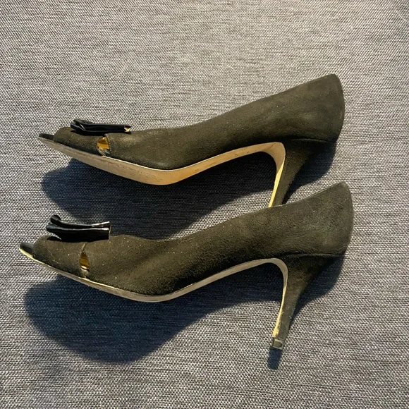 Kate Spade Black Peep-Toe Susan Heels with Bow 10B - Picture 3 of 5